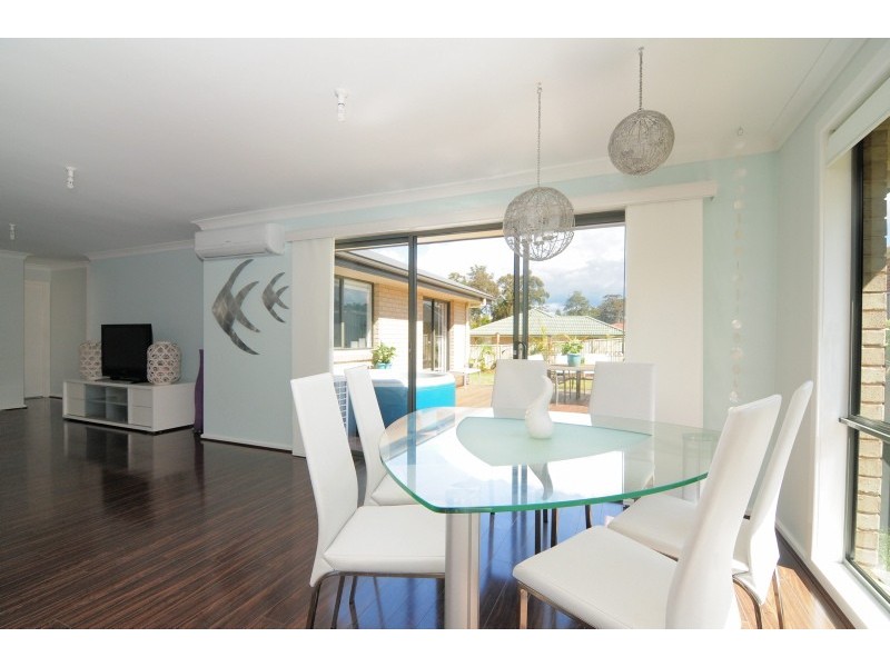 14 Hogbin Cres, Sanctuary Point NSW 2540