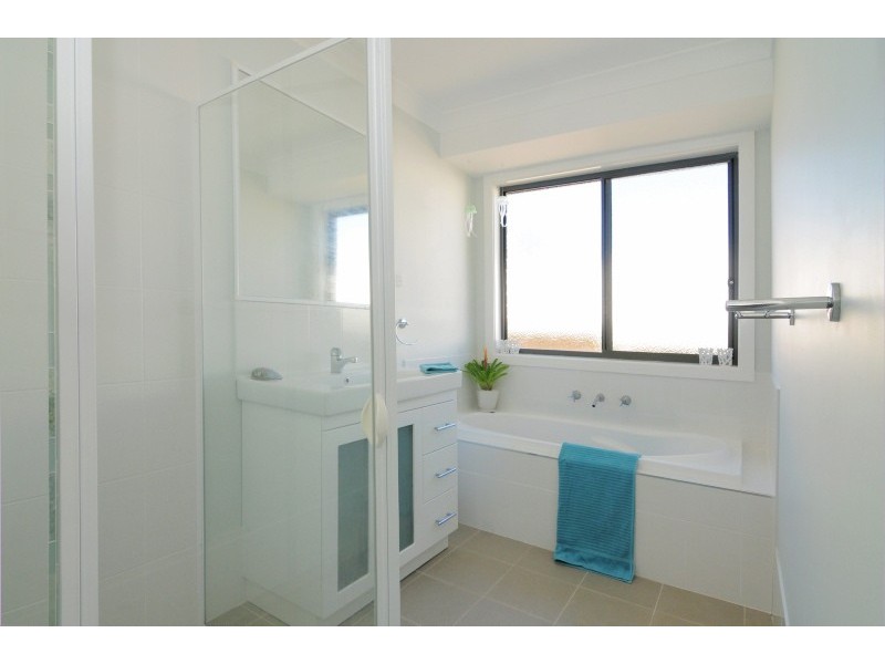 14 Hogbin Cres, Sanctuary Point NSW 2540