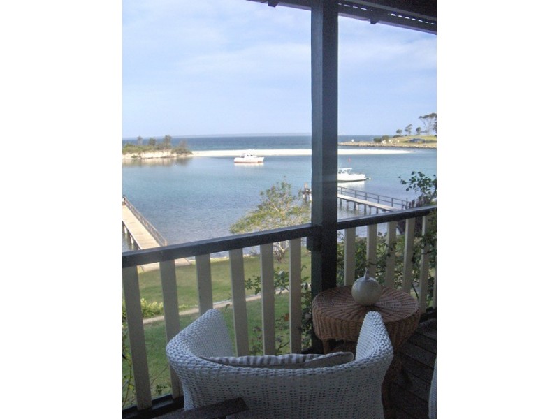 8 Admiralty Crescent, Huskisson NSW 2540