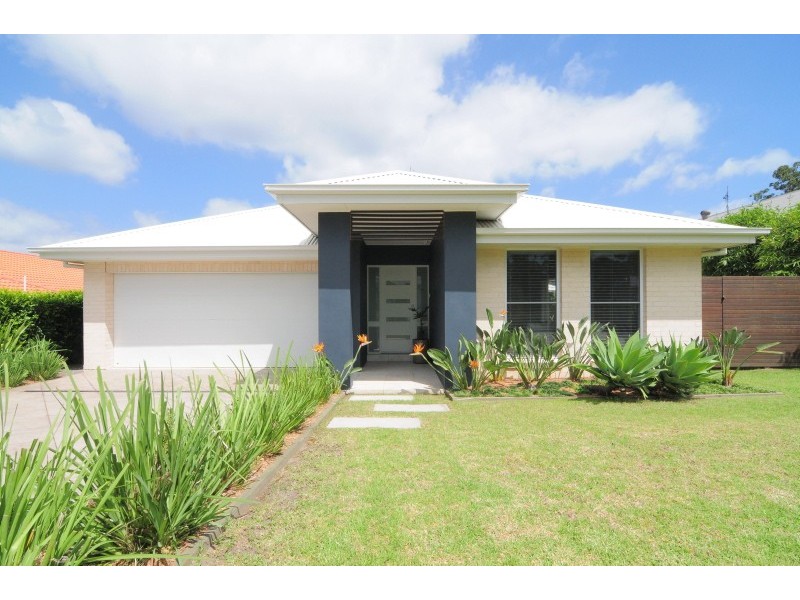 10 Hogbin Crescent, Sanctuary Point NSW 2540