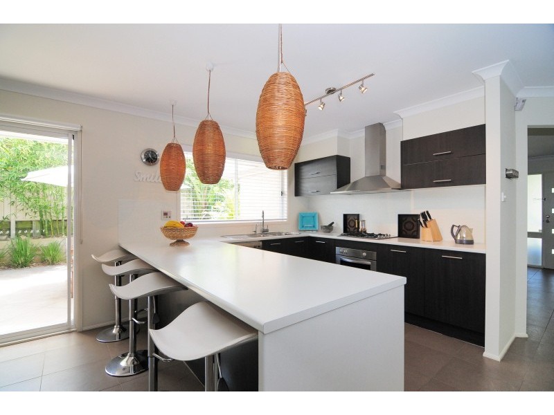 10 Hogbin Crescent, Sanctuary Point NSW 2540