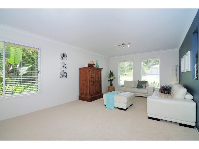 10 Hogbin Crescent, Sanctuary Point NSW 2540