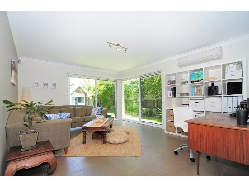 10 Hogbin Crescent, Sanctuary Point NSW 2540