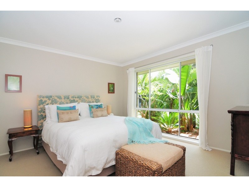 10 Hogbin Crescent, Sanctuary Point NSW 2540