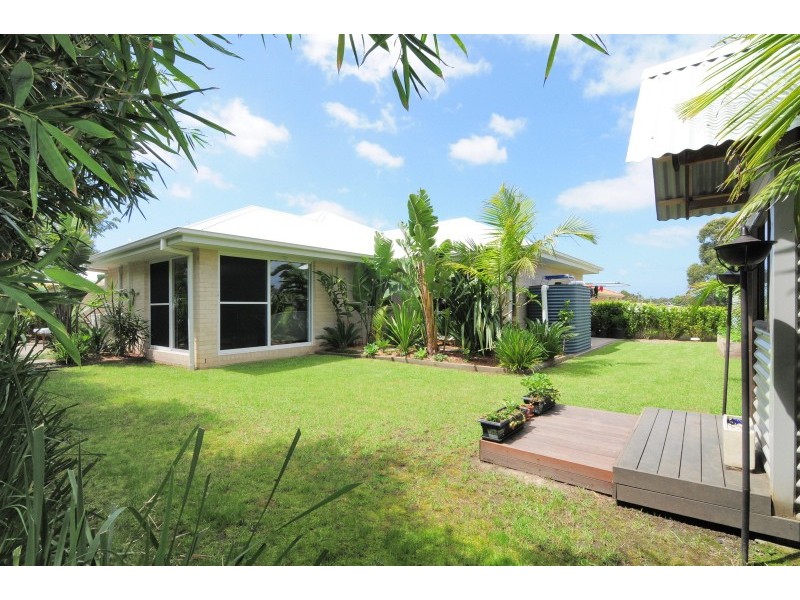 10 Hogbin Crescent, Sanctuary Point NSW 2540