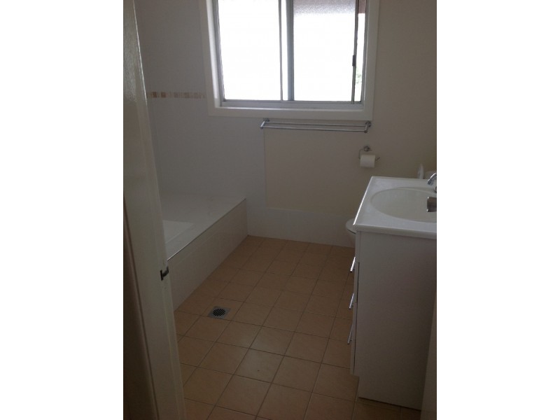 4 McGowan Parade, Old Erowal Bay NSW 2540