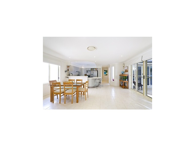 25 Streamside Street, Woollamia NSW 2540