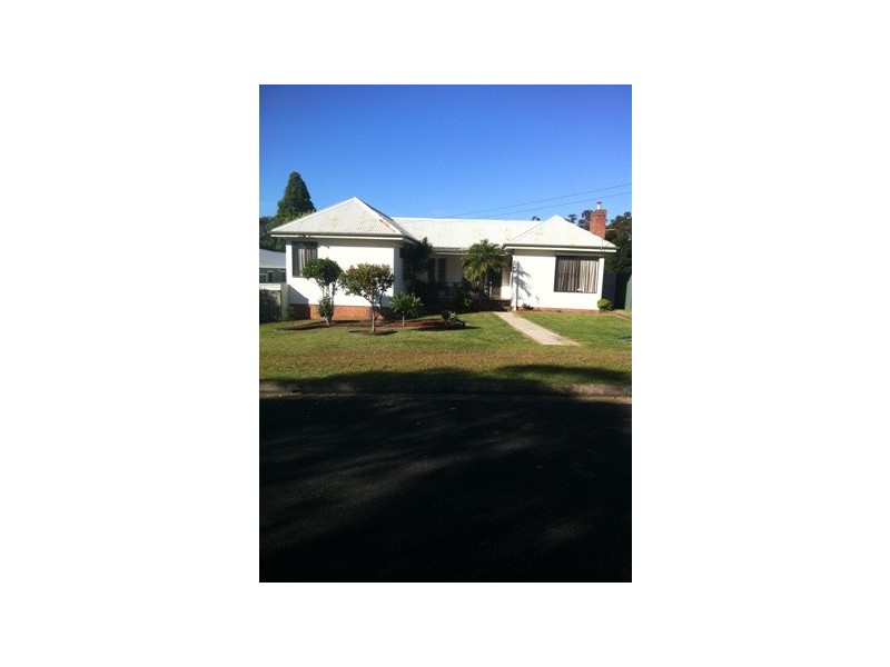 98 West Birriley Street, Bomaderry NSW 2541
