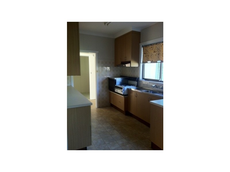 98 West Birriley Street, Bomaderry NSW 2541