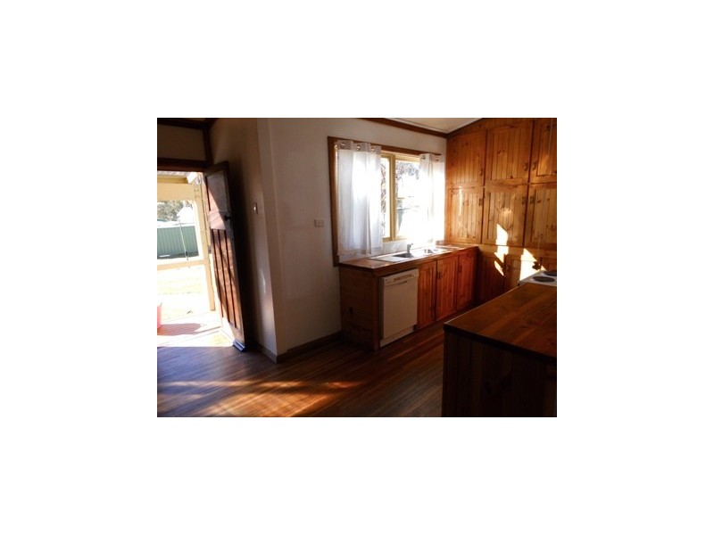 33 Winn Avenue, Basin View NSW 2540