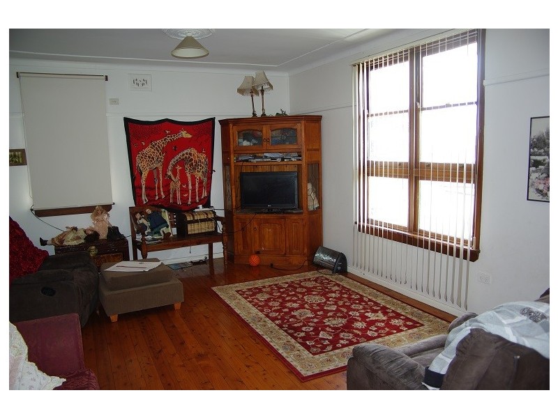 9 Elizabeth Avenue, Nowra NSW 2541