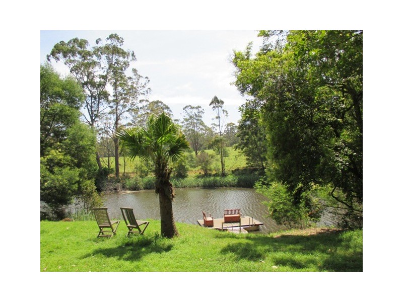 99 Falls Road, Falls Creek NSW 2540