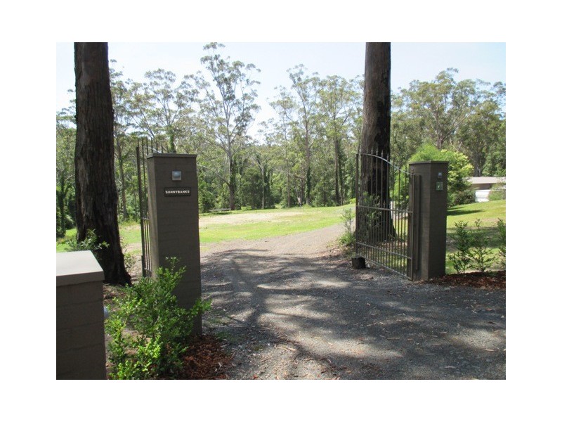 99 Falls Road, Falls Creek NSW 2540
