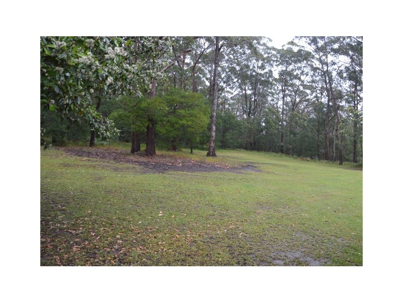 6 McArthur Drive, Falls Creek NSW 2540