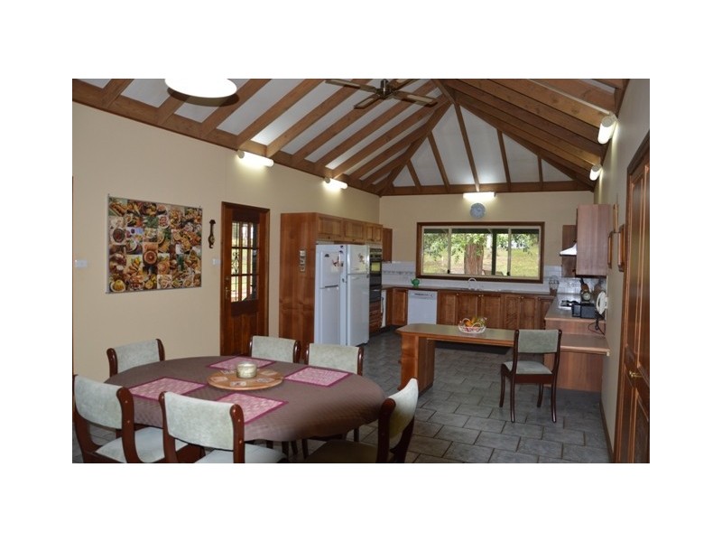 6 McArthur Drive, Falls Creek NSW 2540