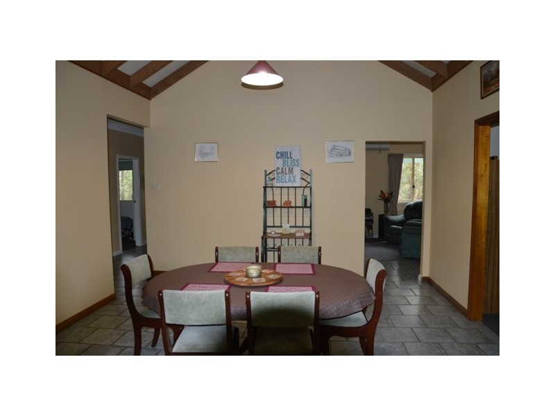 6 McArthur Drive, Falls Creek NSW 2540