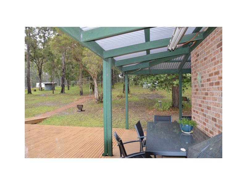 6 McArthur Drive, Falls Creek NSW 2540