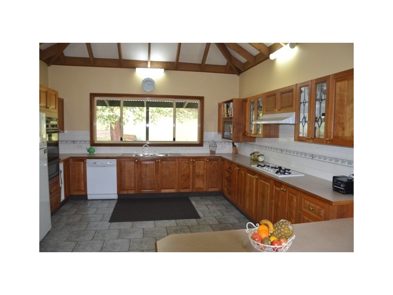 6 McArthur Drive, Falls Creek NSW 2540