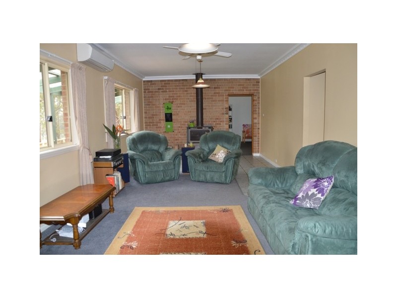 6 McArthur Drive, Falls Creek NSW 2540