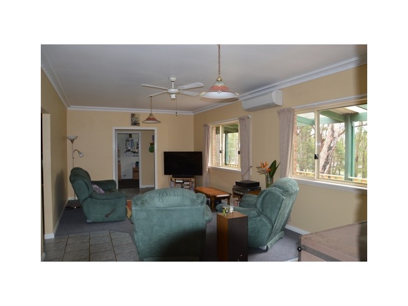 6 McArthur Drive, Falls Creek NSW 2540