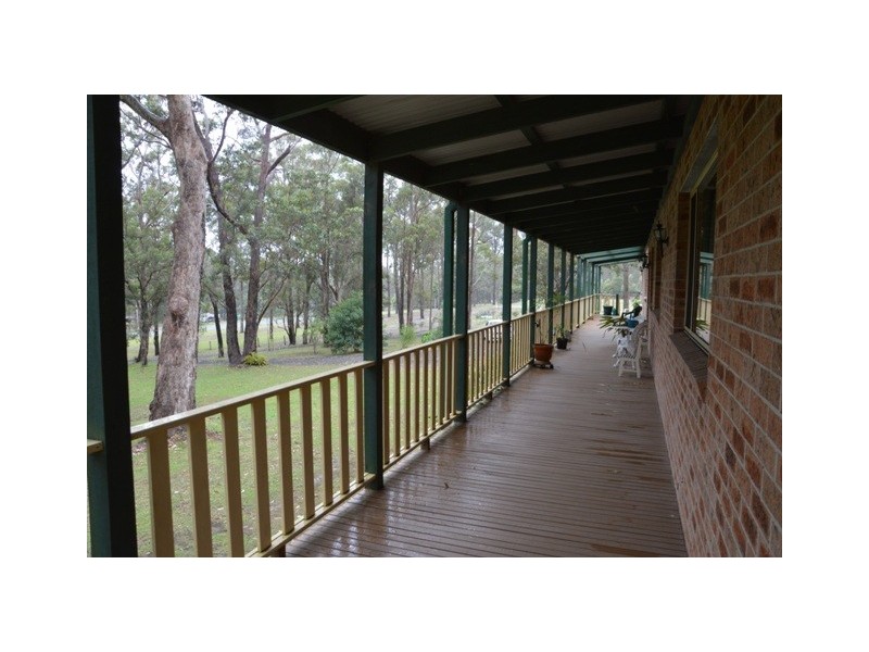 6 McArthur Drive, Falls Creek NSW 2540