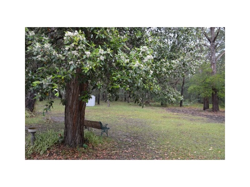 6 McArthur Drive, Falls Creek NSW 2540