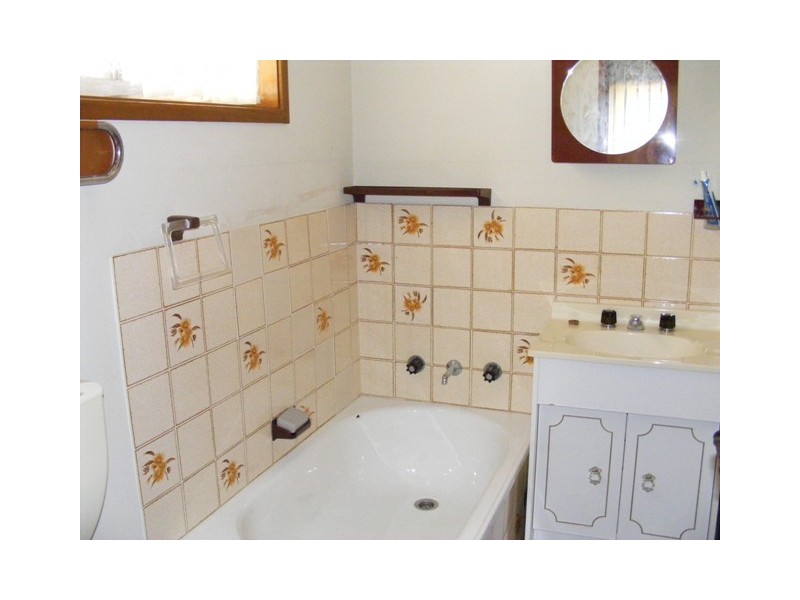 11 Pelican Street, Sanctuary Point NSW 2540