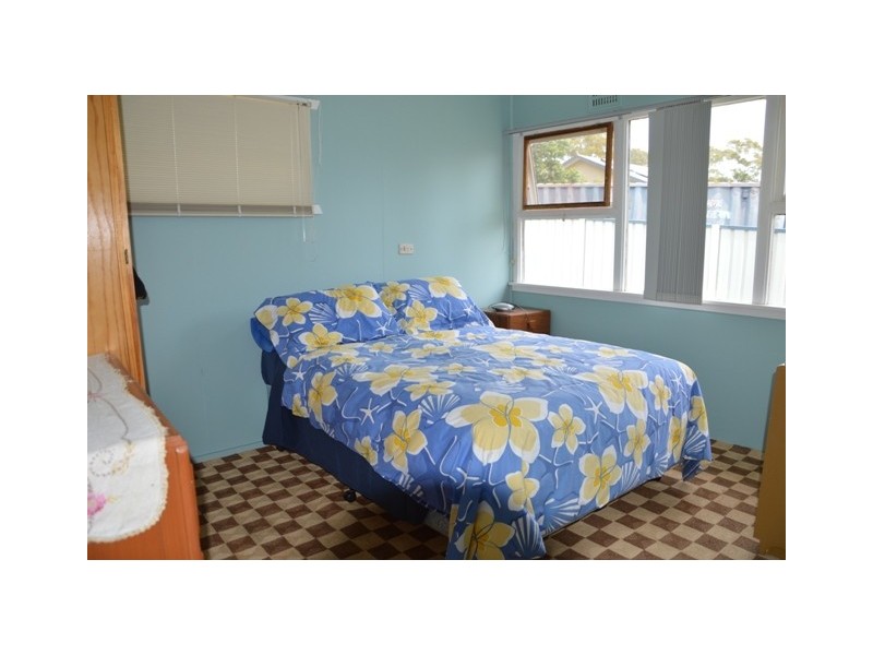 10 Lachlan Crescent, St Georges Basin NSW 2540