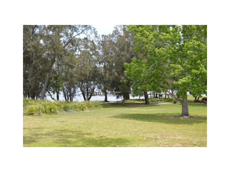 10 Lachlan Crescent, St Georges Basin NSW 2540