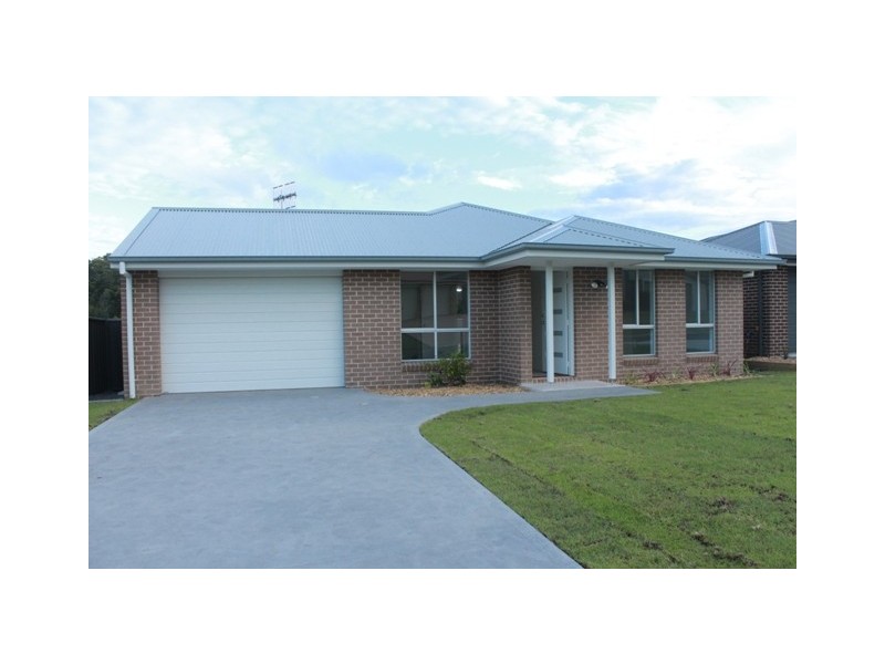 11 Capeland Avenue, Sanctuary Point NSW 2540