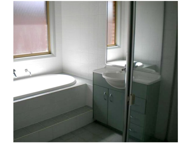 10 The Garden Walk, Worrigee NSW 2540