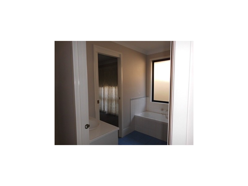 25 Christiansen Avenue, Old Erowal Bay NSW 2540