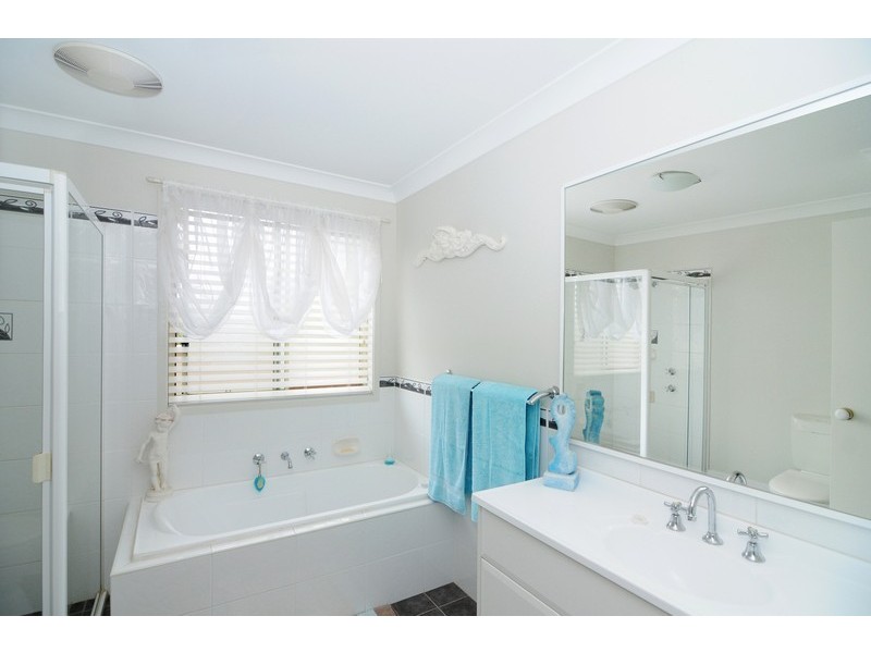 12 Hogbin Crescent, Sanctuary Point NSW 2540