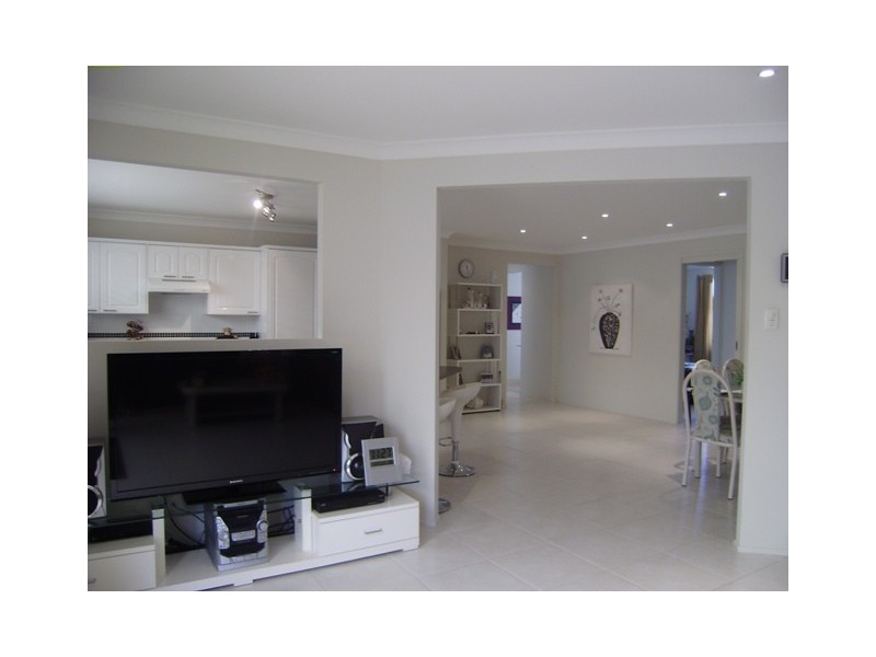 12 Hogbin Crescent, Sanctuary Point NSW 2540