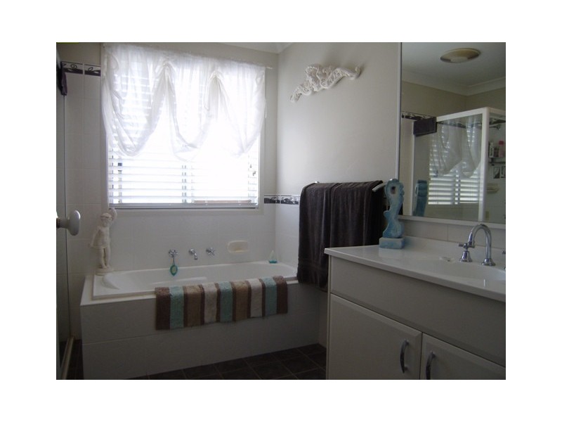 12 Hogbin Crescent, Sanctuary Point NSW 2540