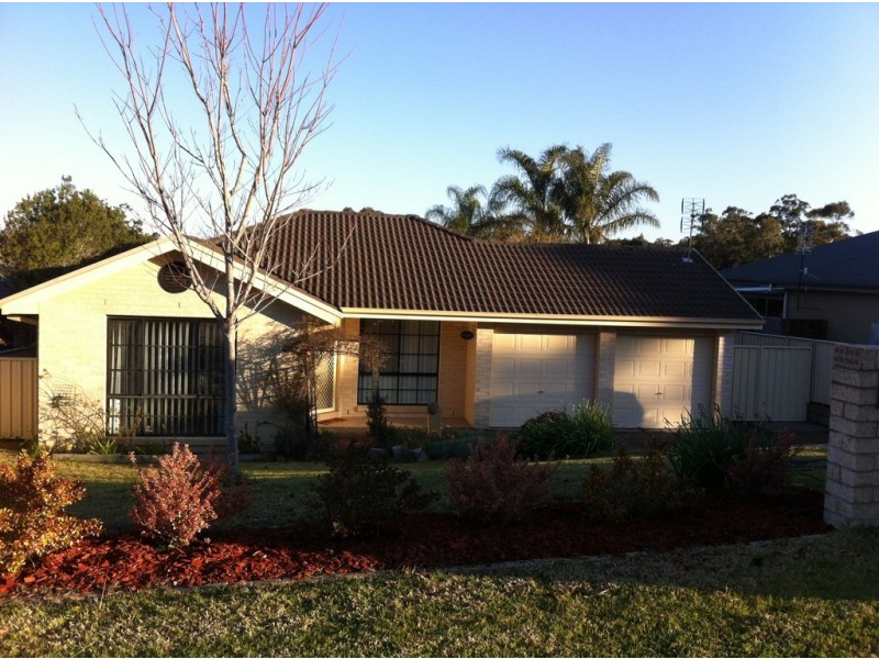 19 Lydon Crescent, West Nowra NSW 2541