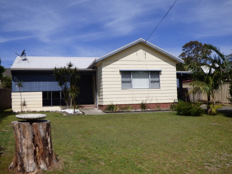 18 Hale Ave, Nowra NSW 2541