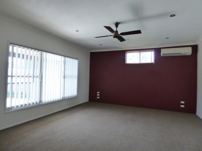 18 Hale Ave, Nowra NSW 2541