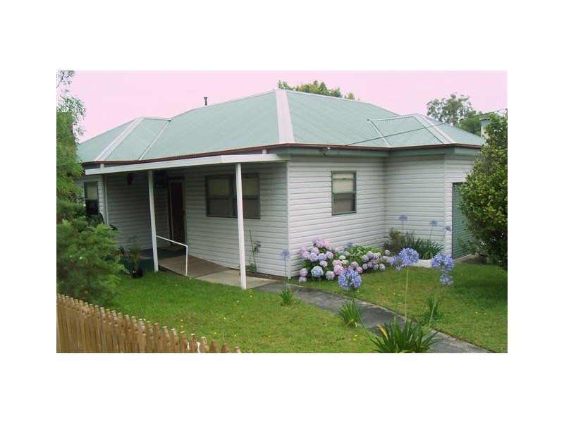 25 Worrigee Street, Nowra NSW 2541