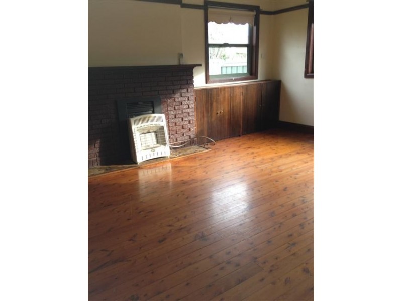 25 Worrigee Street, Nowra NSW 2541