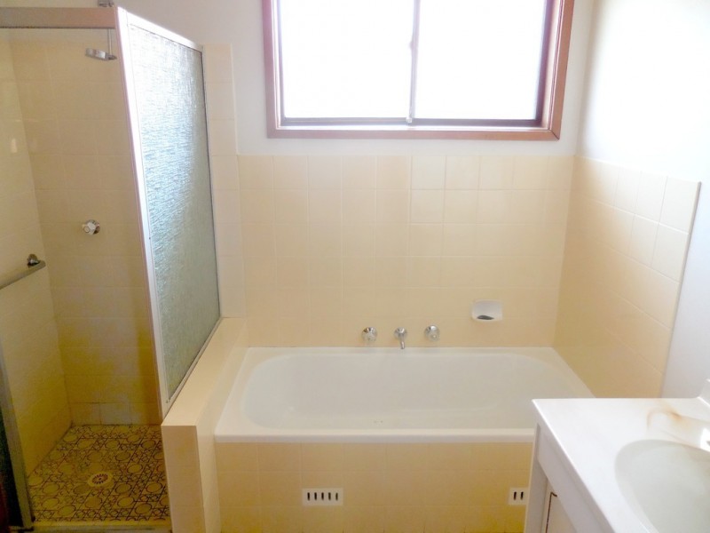 2/5 Campbell Place, Nowra NSW 2541