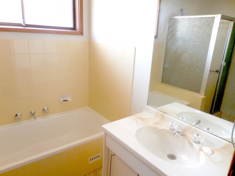 2/5 Campbell Place, Nowra NSW 2541