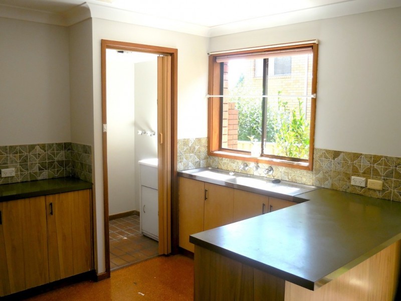 2/5 Campbell Place, Nowra NSW 2541