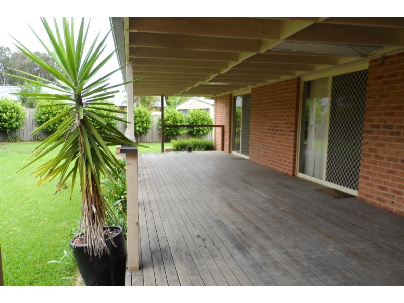 25 Yalwal Road, West Nowra NSW 2541