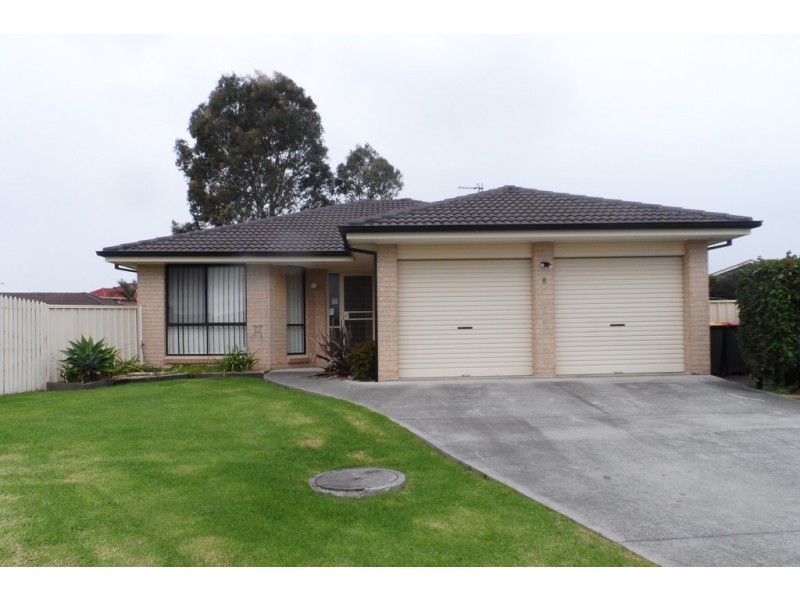 8 KEMBLA CLOSE, Nowra NSW 2541