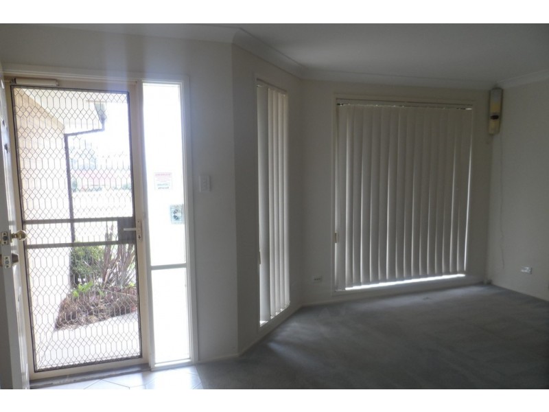 8 KEMBLA CLOSE, Nowra NSW 2541