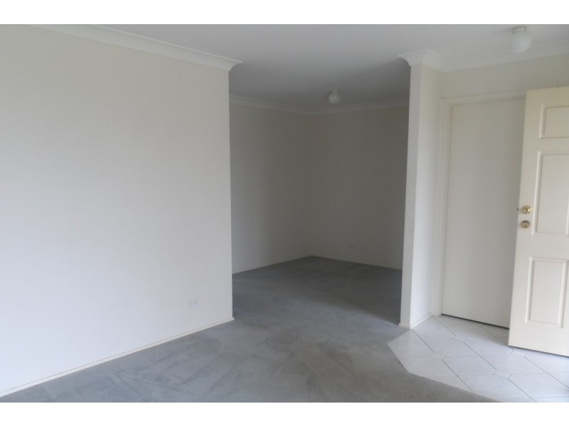 8 KEMBLA CLOSE, Nowra NSW 2541