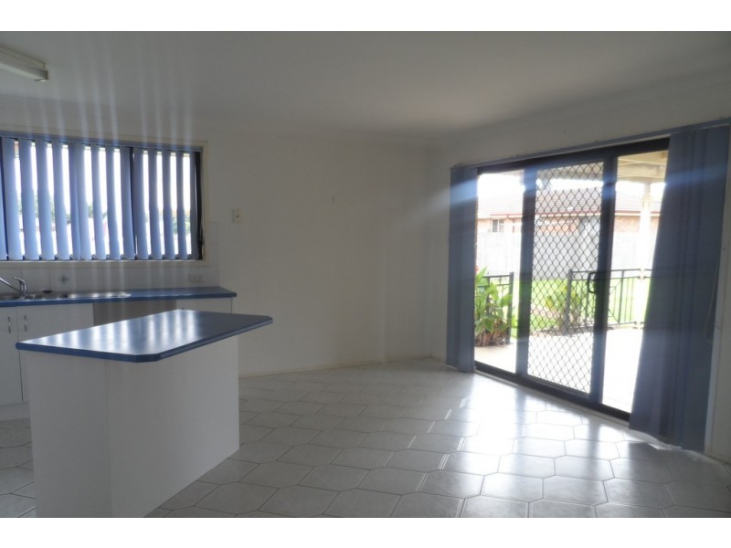 8 KEMBLA CLOSE, Nowra NSW 2541