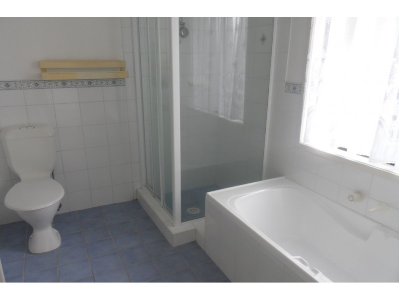 8 KEMBLA CLOSE, Nowra NSW 2541