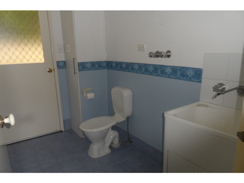 8 KEMBLA CLOSE, Nowra NSW 2541